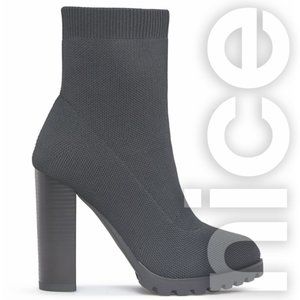MARGUERITA STRETCH BLOCK HEEL BOOTIE